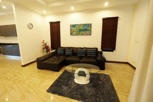 Kamala West Villas By Lofty