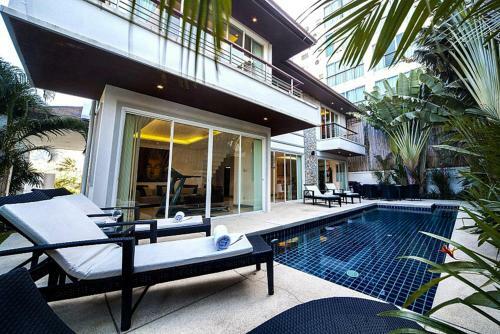 Walk 700m To Kamala Beach Comfortable And Spacious Two-story Villa