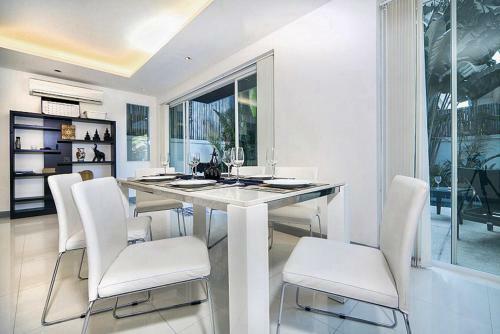 Walk 700m To Kamala Beach Comfortable And Spacious Two-story Villa