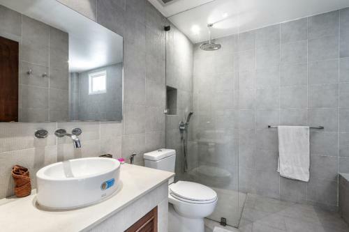 Walk 700m To Kamala Beach Comfortable And Spacious Two-story Villa