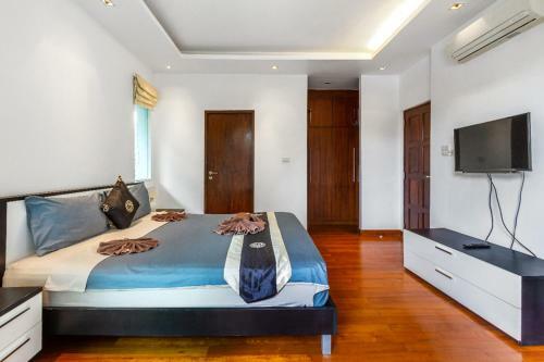 Walk 700m To Kamala Beach Comfortable And Spacious Two-story Villa