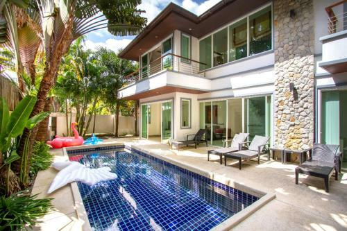 Walk 700m To Kamala Beach Comfortable And Spacious Two-story Villa