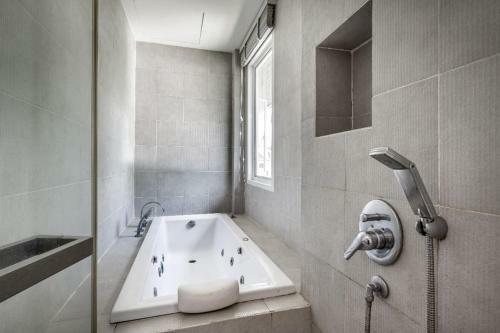 Walk 700m To Kamala Beach Comfortable And Spacious Two-story Villa