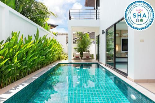 Villa White Pool
