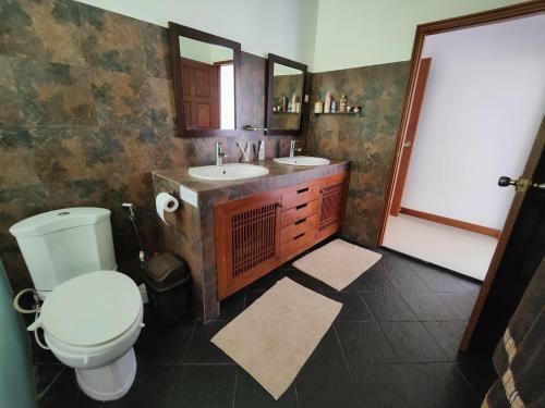 Sea Breeze Villa