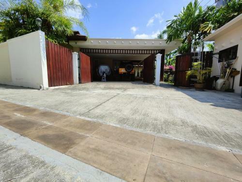 Sea Breeze Villa