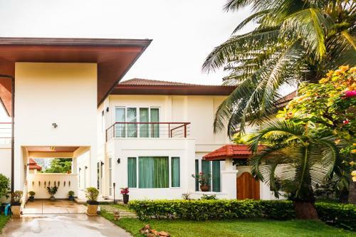 Baan Kaja Villa By Lofty