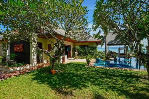 3 Bedroom Beachfront Villa Rose