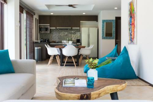 Villa Divina - Stunning Pool Villa 3 Mins Walk To Beach