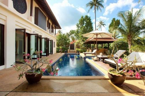 3 Bedroom Beach Pool Villa