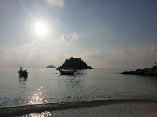 Sunrise Beach House: Private House