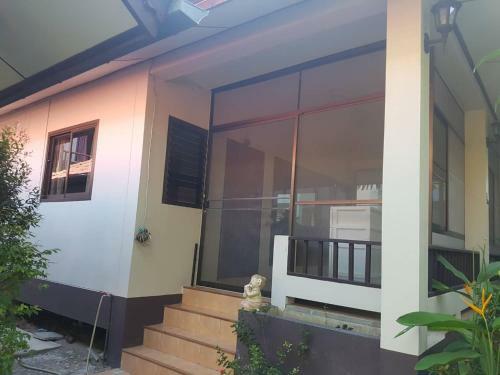 Hostal Niracha Chaweng House