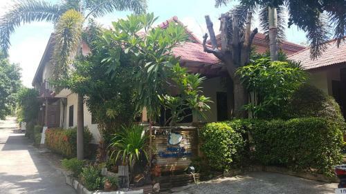 Hostal Niracha Chaweng House