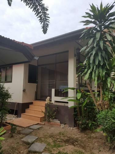 Hostal Niracha Chaweng House