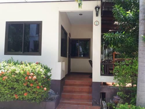 Hostal Niracha Chaweng House