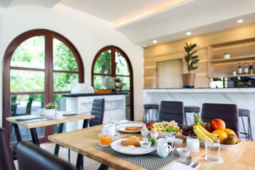 Hotel The Canale Samui Resort - Sha Extra Plus
