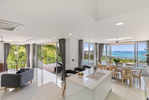 Emerald Villa 3 Br Sea Views