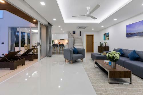 Emerald Villa 3 Br Sea Views