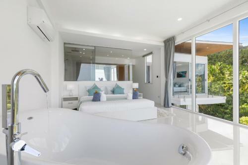 Emerald Villa 3 Br Sea Views