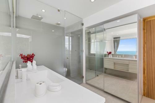 Emerald Villa 3 Br Sea Views