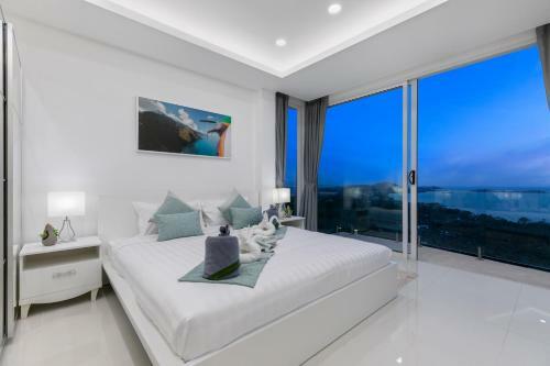 Emerald Villa 3 Br Sea Views