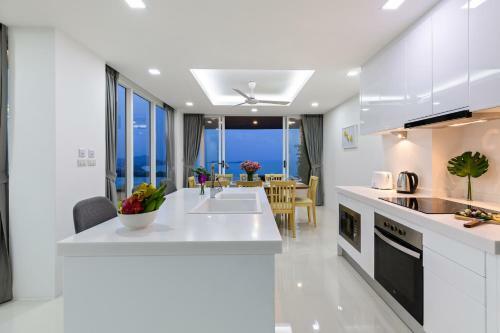 Emerald Villa 3 Br Sea Views