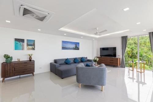 Emerald Villa 3 Br Sea Views