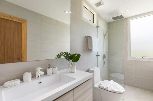 Emerald Villa 3 Br Sea Views