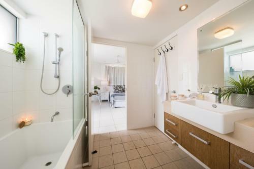 What A View - 2 Bedroom Apartment