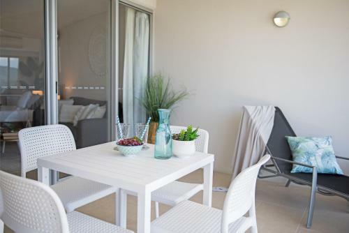 What A View - 2 Bedroom Apartment