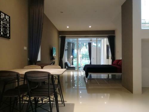 Hostal Jungle White House ?????
