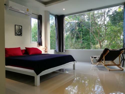 Hostal Jungle White House ?????