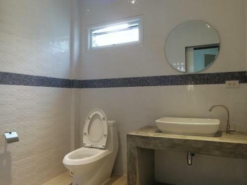 Hostal Jungle White House ?????
