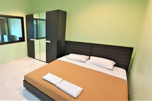 Hotel Chalong Stay Well By Palai Seafood