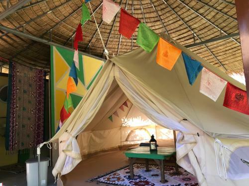 Hippy Hut Glamping Belltent