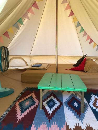 Hippy Hut Glamping Belltent