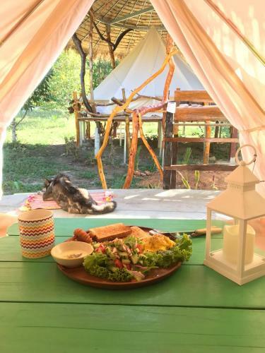 Hippy Hut Glamping Belltent