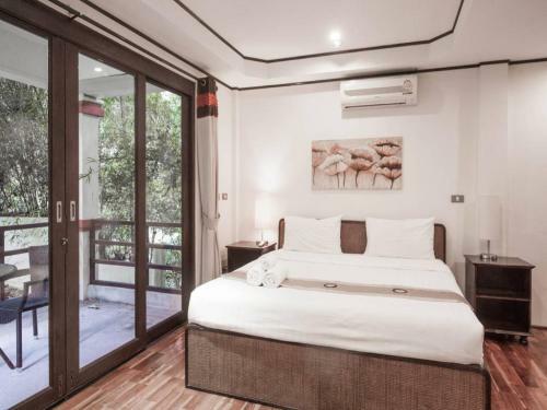 3 Bedroom Seafront Villa Island View