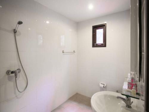 3 Bedroom Seafront Villa Island View