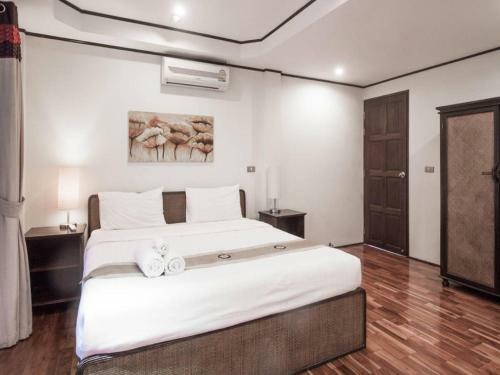 3 Bedroom Seafront Villa Island View