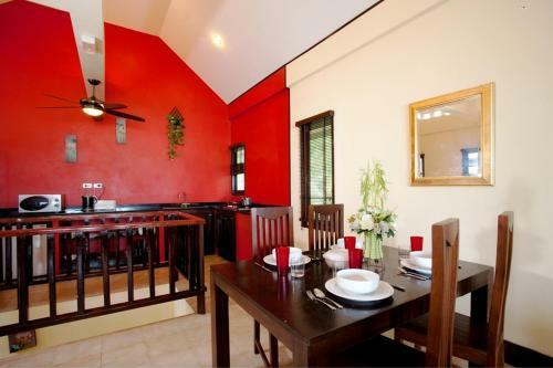 3 Bedroom Seafront Villa Island View