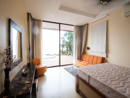 5 Bedroom Seafront Villa Phanghan