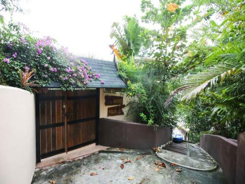 5 Bedroom Seafront Villa Phanghan