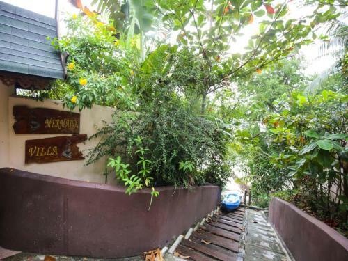 5 Bedroom Seafront Villa Phanghan