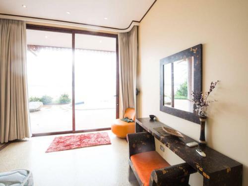 5 Bedroom Seafront Villa Phanghan