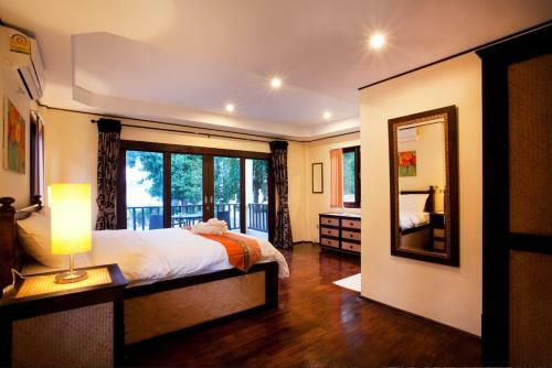 3 Bedroom Seafront Villa With Bay View Koh Phangan