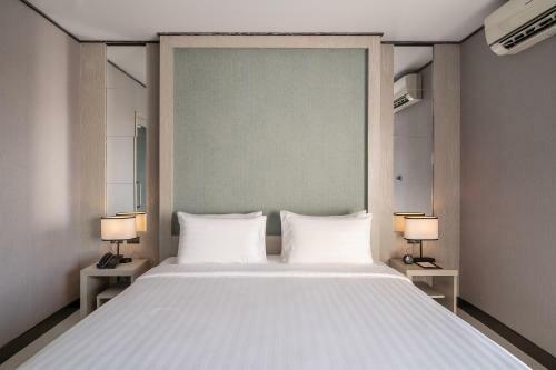 Manhattan Pattaya Hotel - Sha Extra Plus