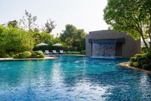Manhattan Pattaya Hotel - Sha Extra Plus