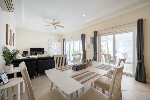 Majestic Residence Pool Villas 2 Bedrooms Private Beach