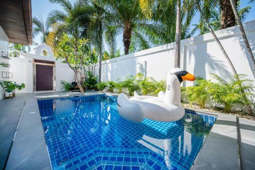 Majestic Residence Pool Villas 2 Bedrooms Private Beach